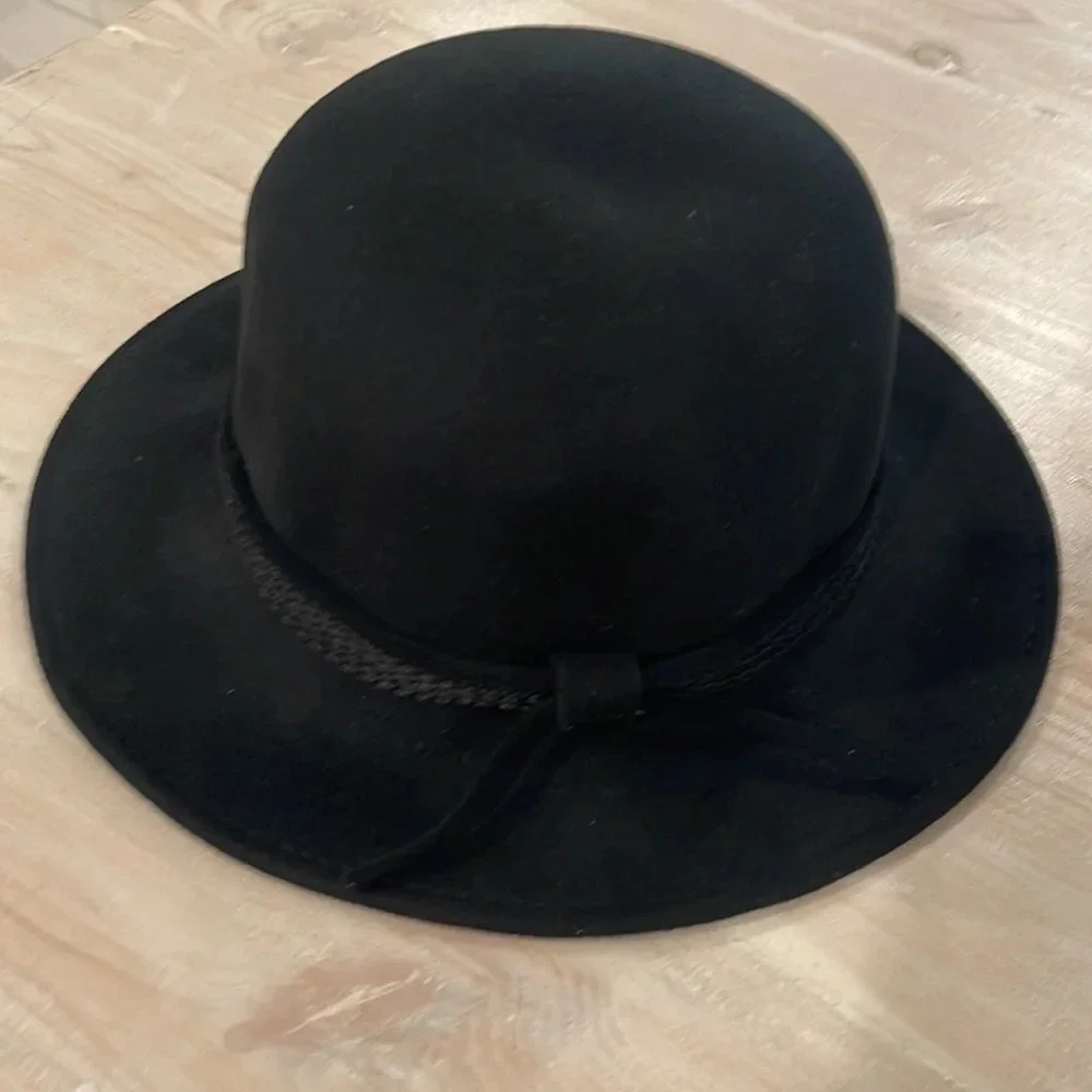 Nine West Black felt hat